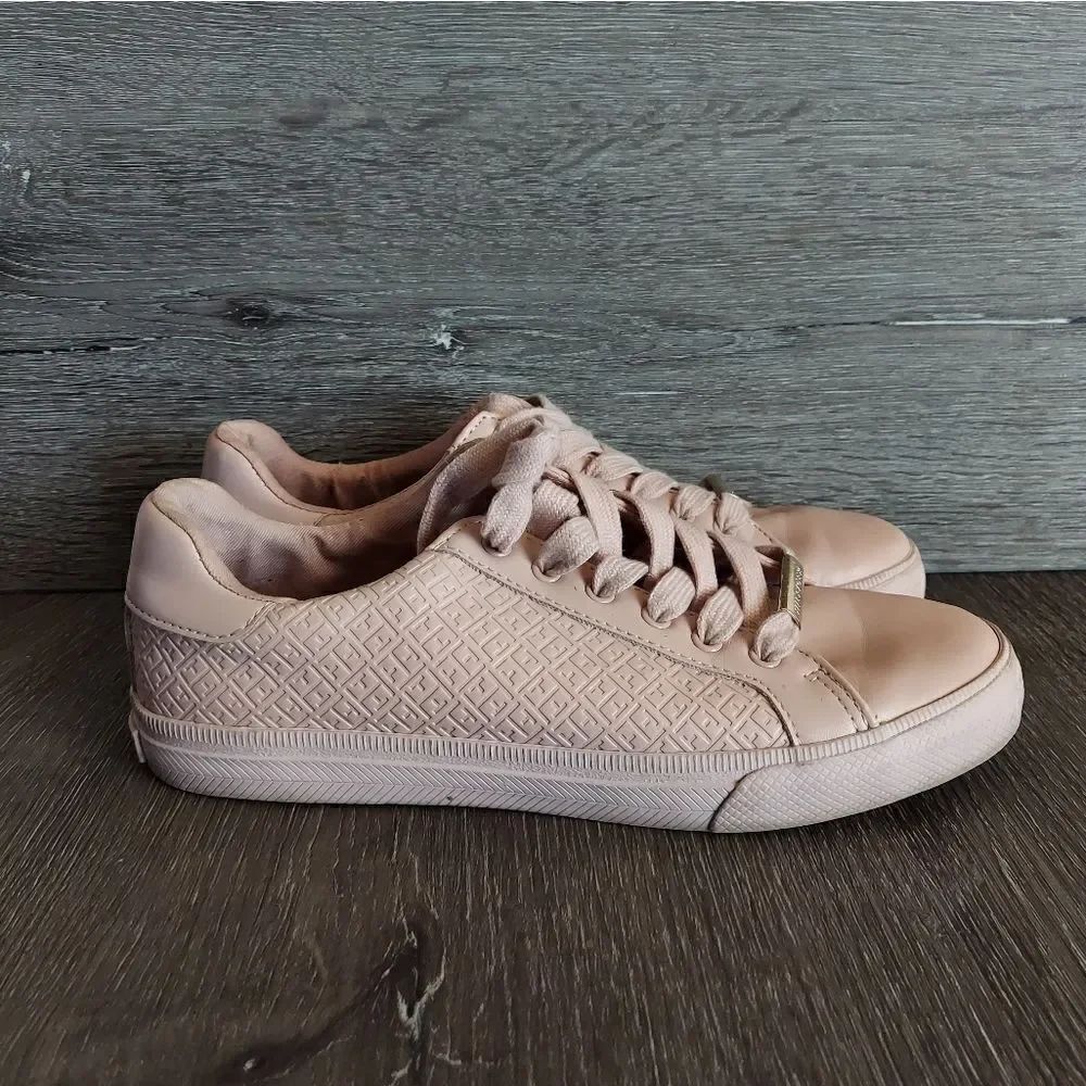 Tommy Hilfiger Women's Lexxa Lace Up Sneaker Blush Pink Size 7.5